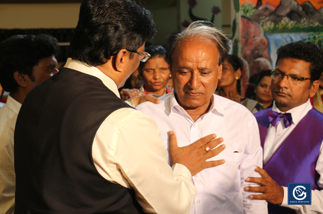 Hundreds Flocked into the Day 2 Blessing Prophetic Prayer held in Belgaum by Grace Ministry. People from all walks of life, immaterial of caste, creed, and religion to listen to the Word of God. 